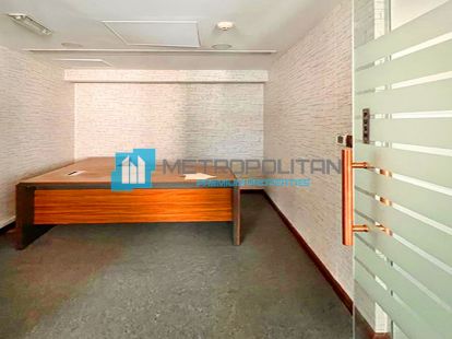 Near Metro| Deira |With Rooms and Glass Partitions - 102850Dh - Ref: 5237 photo 4