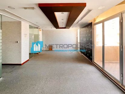Near Metro| Deira |With Rooms and Glass Partitions - 102850Dh - Ref: 5237 photo 6