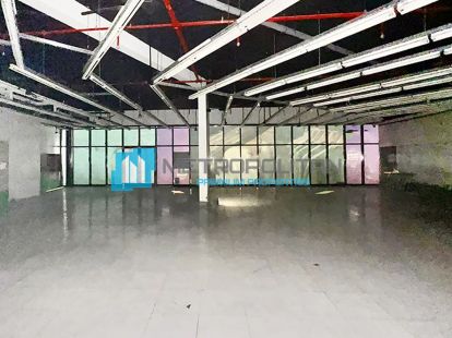 Semi-Fitted Shop| Bur Dubai| Prime Location in Dubai - 1479300Dh - Ref: 5408 photo 4