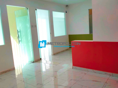 Здається в оренду обладнаний офіс площею 1000 кв. футів в Умм-Аль-Шейфі. (ID:5504)