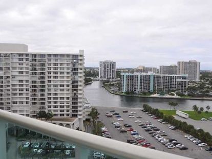 Сдается в аренду квартира в Hollywood Beach The Tides в Майами - 112$ - Ref: 5615 фото 2