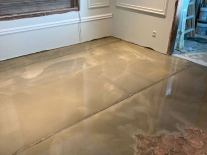 Self-leveling floor installation in Barcelona (ID:5701)
