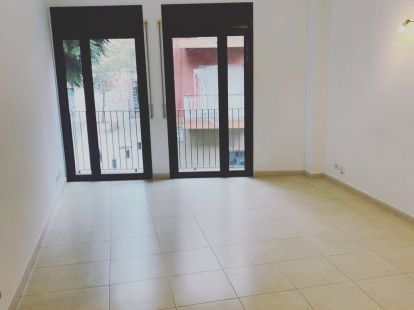 Long term rental apartment in Barcelona - 1290€ - Ref: 5892 photo 3