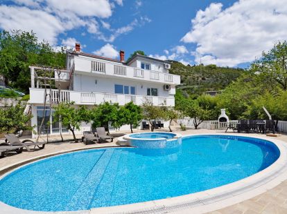 Villa in Tivat, Montenegro for 795 000€ (ID:76197)