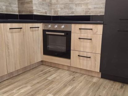 Кухонная мебель с ламинированной столешницей (ID:6834)