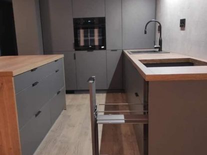 Kitchen with laminated plate facades (ID:6915)