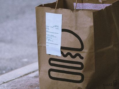 Online order of a buffet with delivery to home or work (ID:6923)